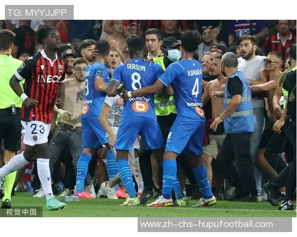 足球比赛中球员冲突升级引发大规模打架事件赛场秩序亟待维护 足球比赛中球员冲突升级引发大规模打架事件赛场秩序亟待维护